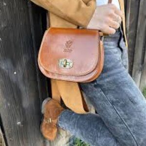 NWOT Vera Pelle Italian Leather Color Block Crossbody Bag With a Twist-Lock